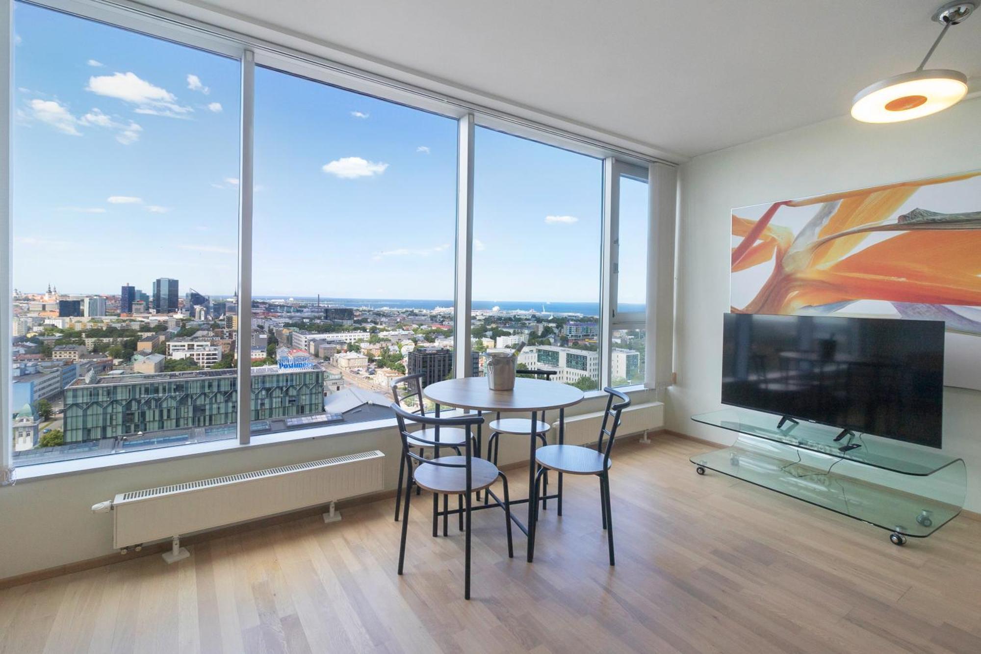 Revalia Fahle Airport Bus-Station Apartments With Best Views Екстер'єр фото