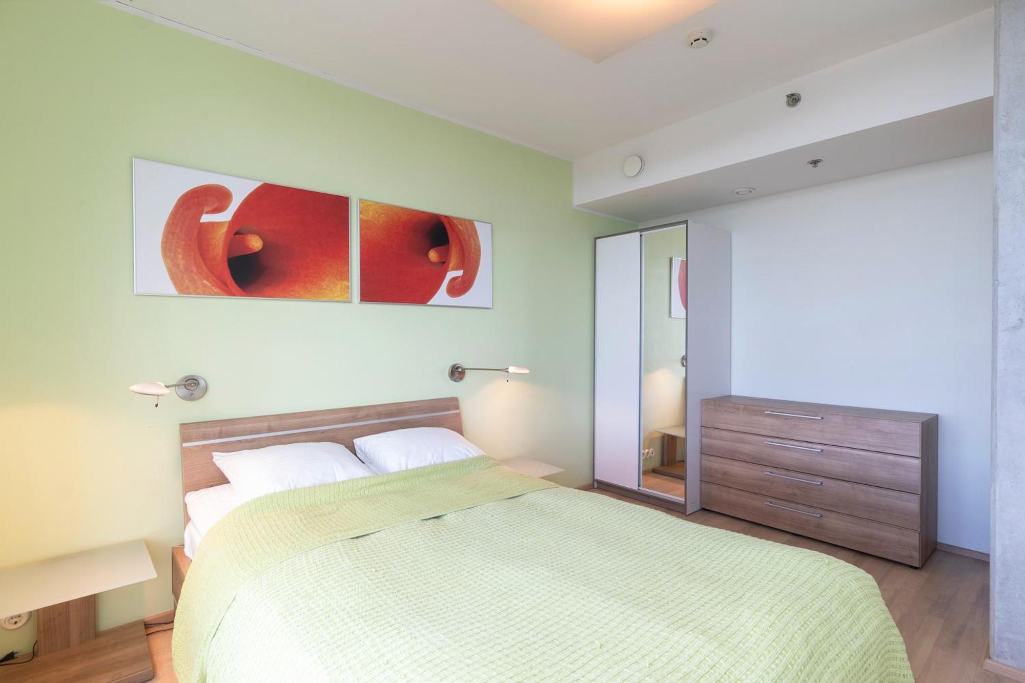 Revalia Fahle Airport Bus-Station Apartments With Best Views Екстер'єр фото