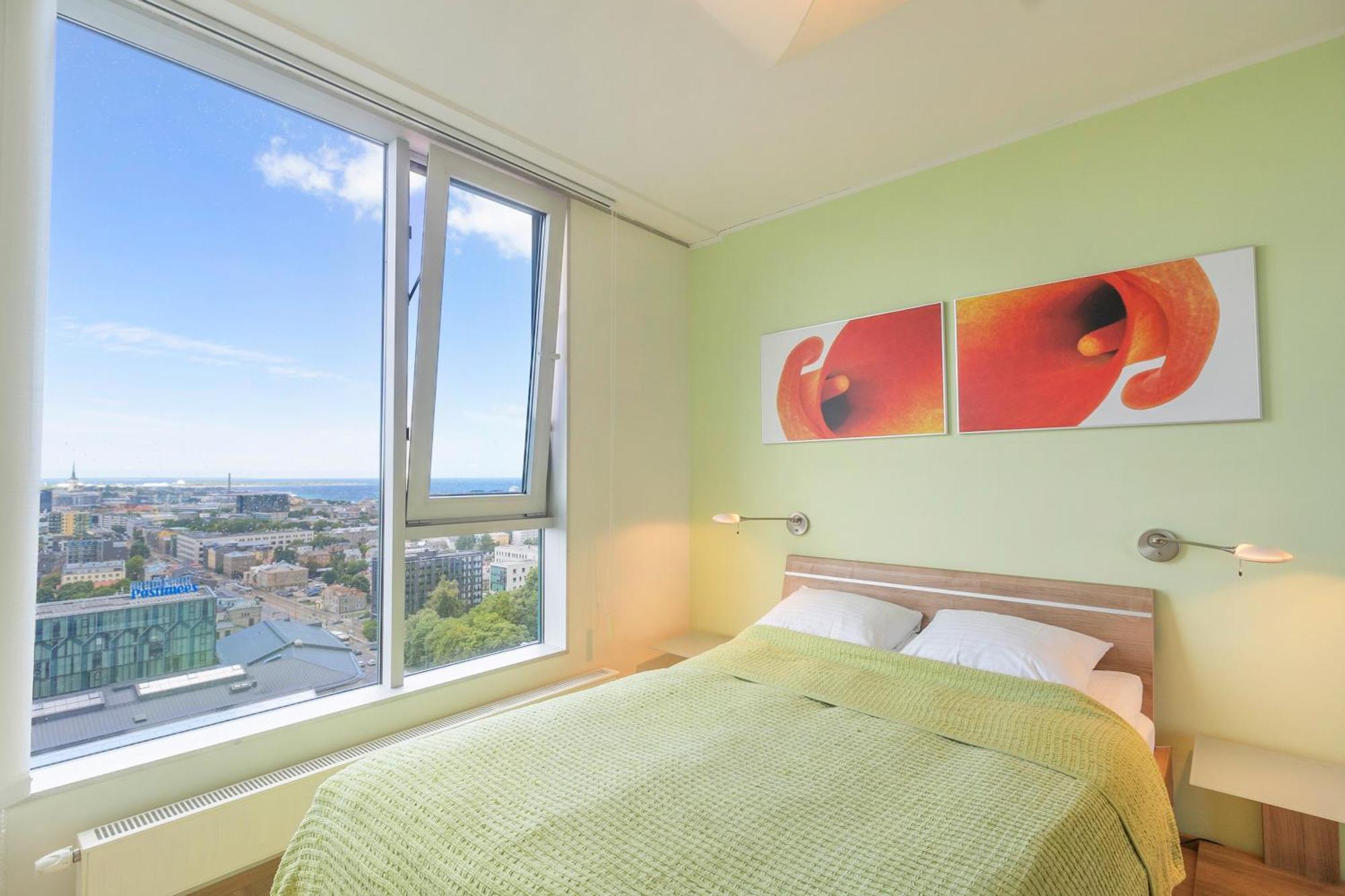 Revalia Fahle Airport Bus-Station Apartments With Best Views Екстер'єр фото