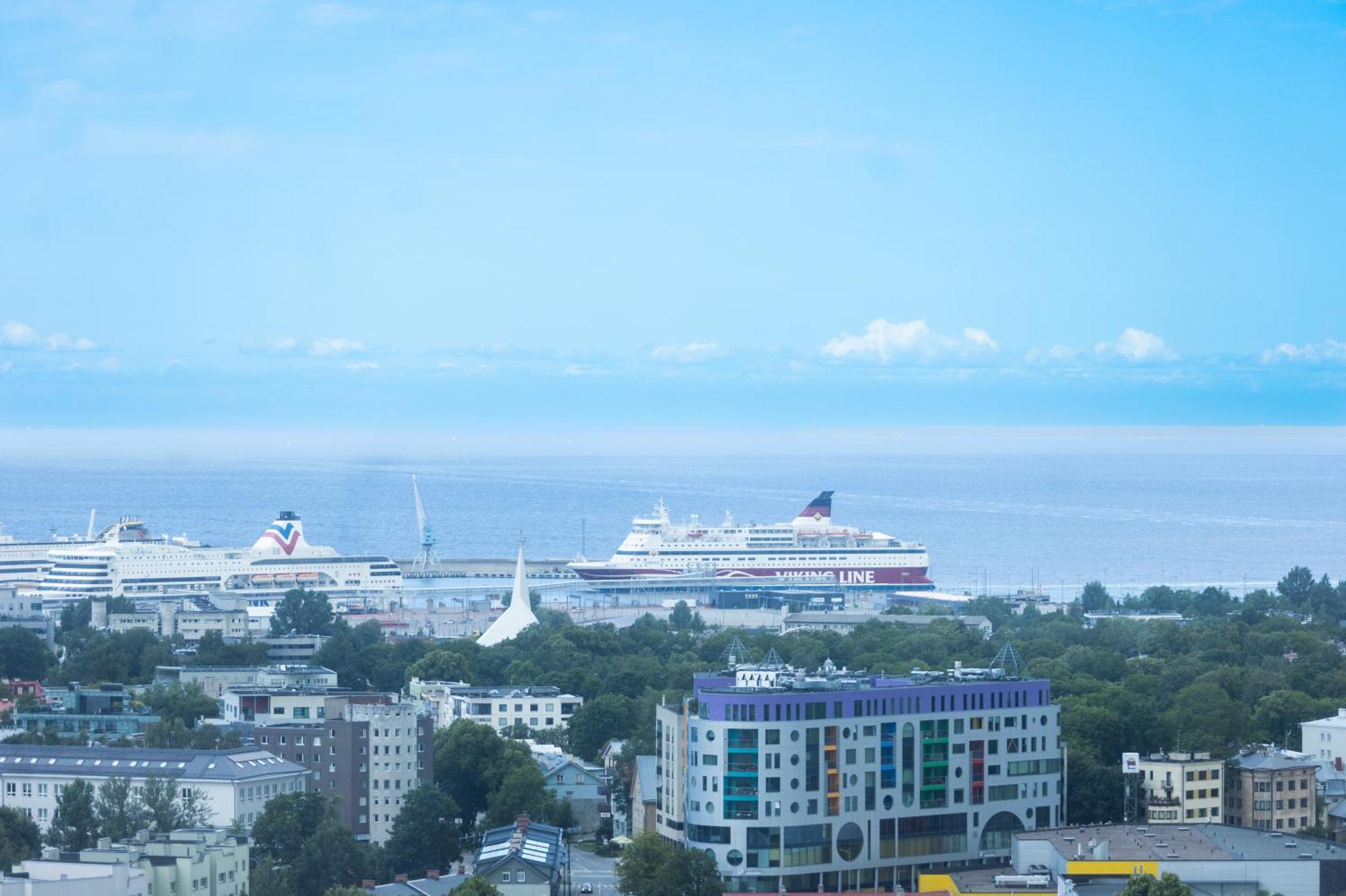 Revalia Fahle Airport Bus-Station Apartments With Best Views Екстер'єр фото