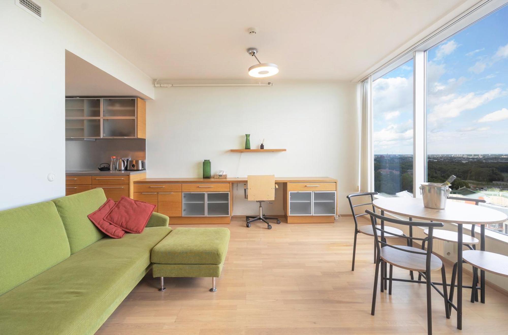 Revalia Fahle Airport Bus-Station Apartments With Best Views Екстер'єр фото