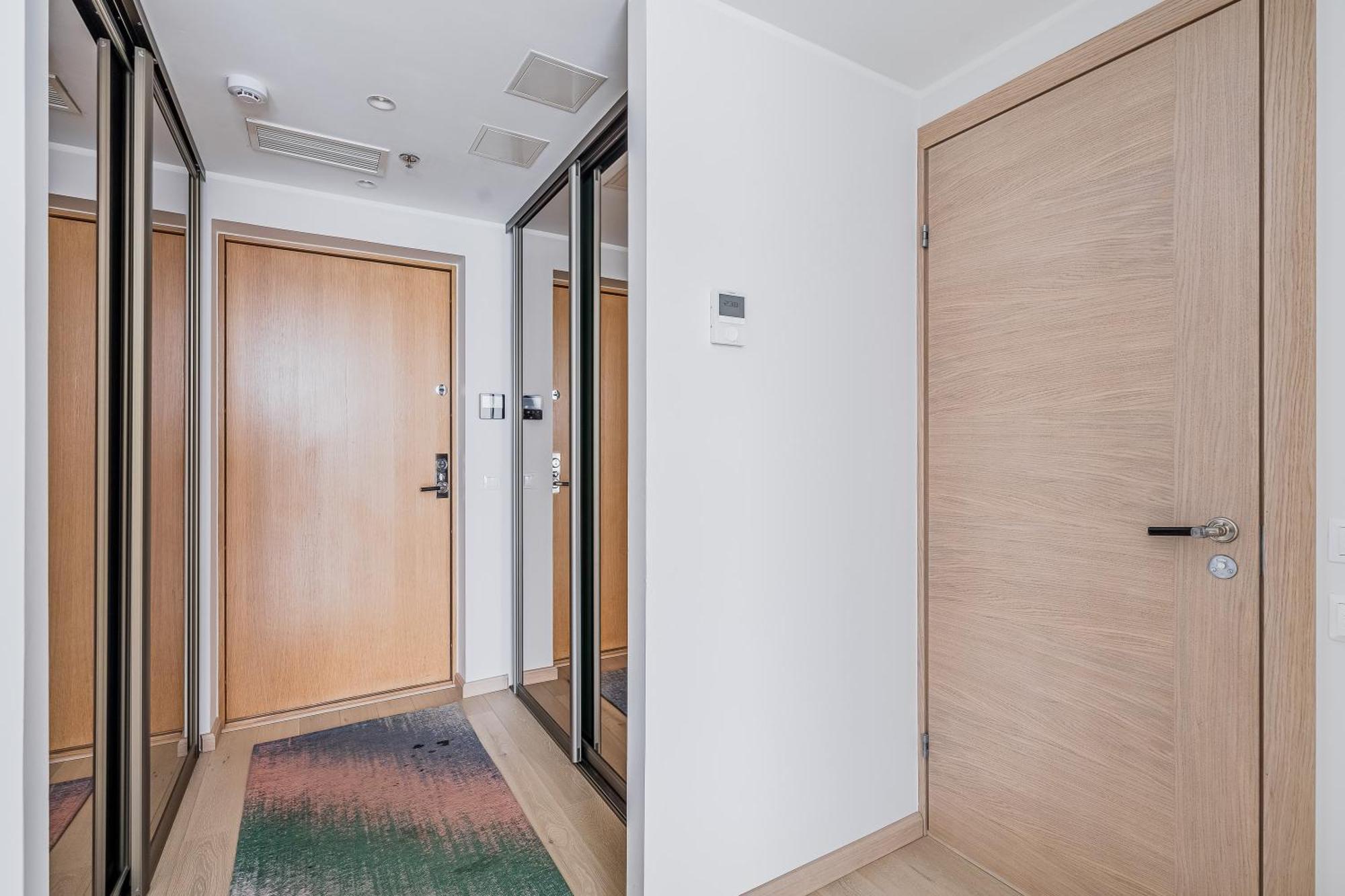 Revalia Fahle Airport Bus-Station Apartments With Best Views Екстер'єр фото